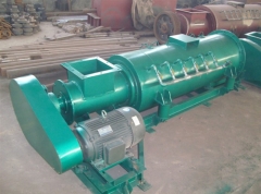不銹鋼粉塵加濕機采用擺線(xiàn)針輪減速器傳動(dòng)，轉動(dòng)平穩，噪音低。不銹鋼雙軸攪拌機從頂部進(jìn)料，底部排料，結構合理