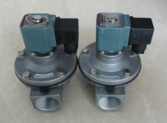 DMF-Z-25袋式直角閥其進(jìn)出口之間的夾角為90度，它適用于儲氣筒與除塵噴吹管的安裝連接，氣流暢通，能提供符合要求的脈沖清灰氣流。