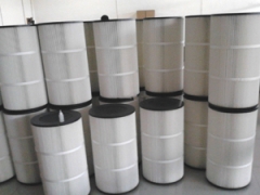 諾和除塵公司生產(chǎn)的焊接煙塵專(zhuān)用濾筒，是采用進(jìn)口PTFE   微孔覆膜，通過(guò)熱壓工藝覆合而成，過(guò)濾精度0.3微米以上，具有良好的清灰性能和較長(cháng)的使用壽命