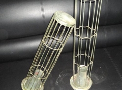 星角骨架在除塵器布袋縮癟更有效，除塵布袋被吹起膨脹的更粗大，在氣流一定的情況下動(dòng)作更大，清灰效果更好。